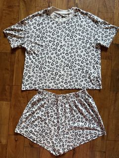 (Category: ) located in . Submitted by rare_closet_finds (Listing ID 1468279675, Image 1). Description: .