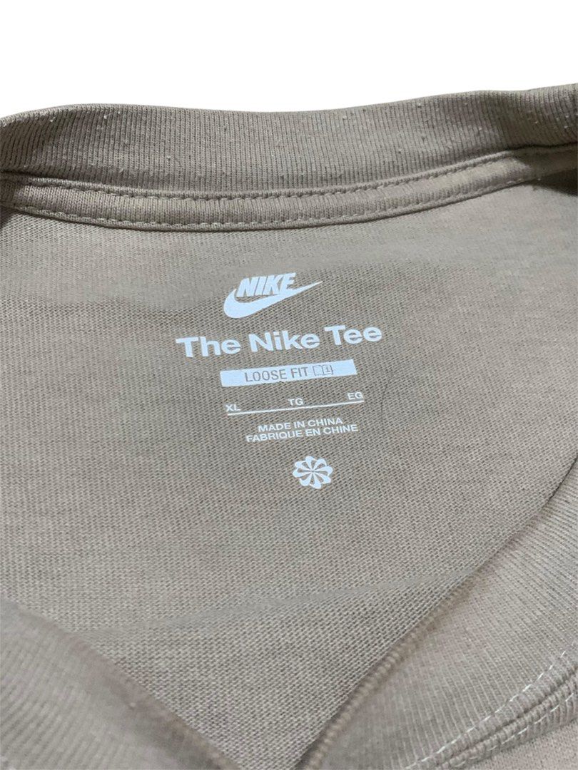 Nike (Category: Tshirts & Polo Shirts ) located in Manila. Submitted by lyf_7hrift (Listing ID 1468165104, Image 3). Description: Nike Shirt P350 28.5L 22W Dimes 9.5/10 Color Rate Excellent Condition.