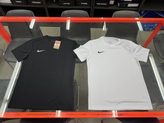 （分類：）位於 。 由 jersey_store 提交（商品編號 1468070692，圖片 1）。簡介： 。