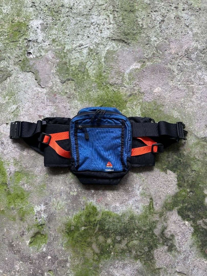 Nike ACG Belt bag (Category: Belt bags, Clutches and Pouches) located in Tanza. Submitted by sekaarnda (Listing ID 1468073443, Image 1). Description: Vintage Nike ACG belt bag Multiple compartments All zippers are working and pullers are complete Price only shipping fee not included Direct message for inquiries.