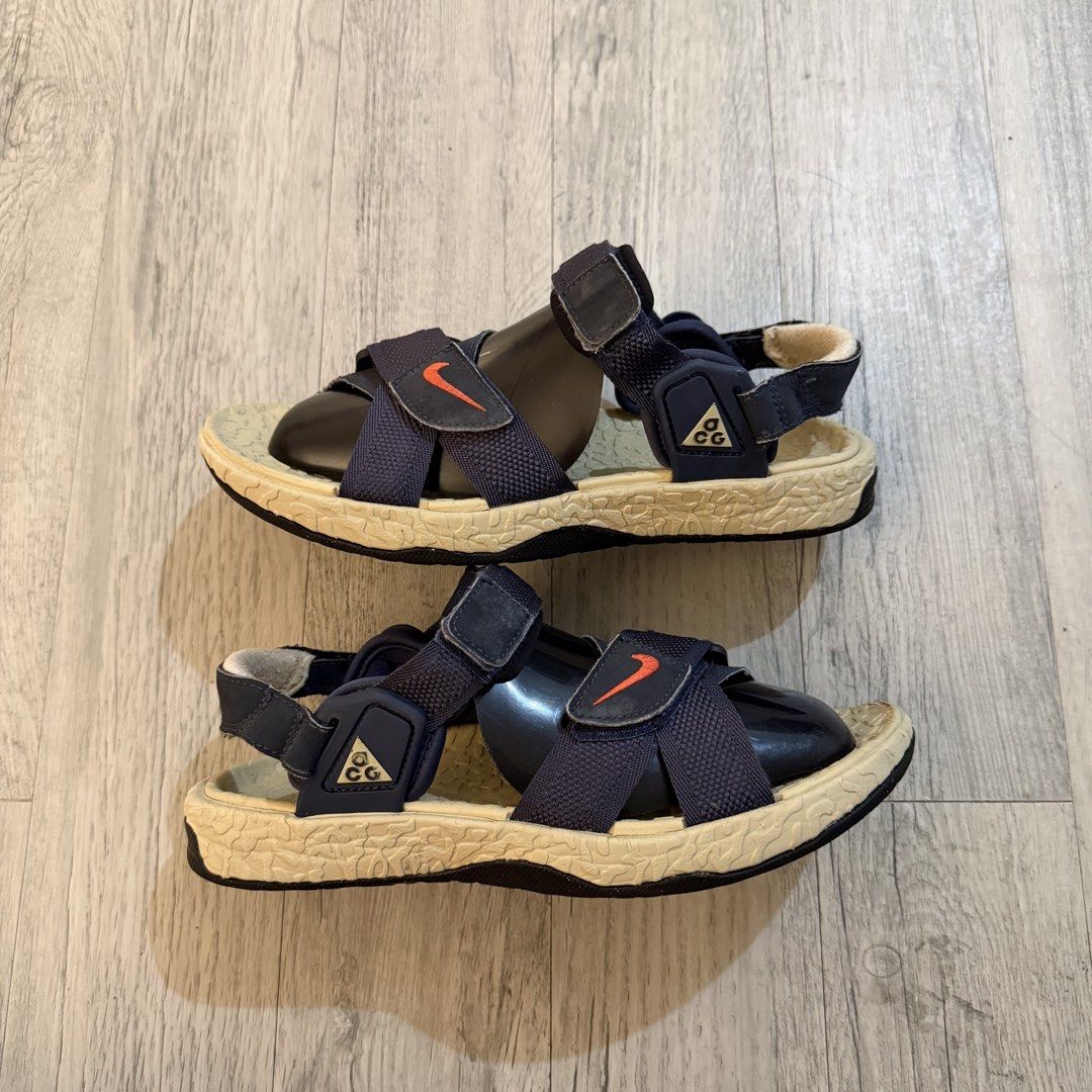 Nike ACG Deschutz (Category: Sneakers) located in Manila. Submitted by wornagainstudios2 (Listing ID 1468234219, Image 1). Description: .