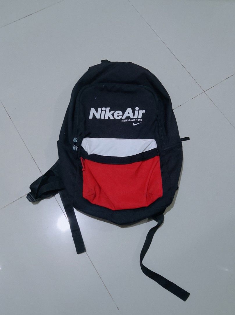 Nike Air Backpack (blk) (Category: Backpacks) located in Cagayan de Oro. Submitted by cjsthrifts (Listing ID 1468257072, Image 1). Description: Condition: Very good Dimes: Issue: zipper discoloration due to moisture (front zippers only works) Color rating: 9.5/10 Overall rating: 9/10 250+sf.