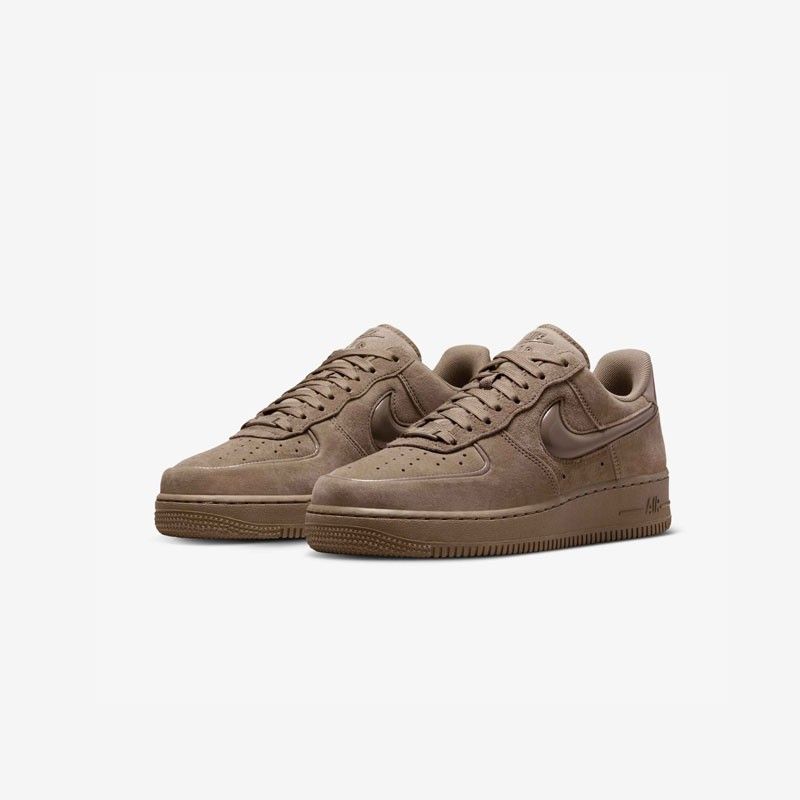 Nike Air Force 1 Low '07 Mink Brown (Category: Sneakers) located in Manila. Submitted by steverrive65874 (Listing ID 1468204944, Image 3). Description: The Nike Air Force 1 Low '07 Mink Brown reimagines a Nike classic in a sophisticated earthy hue. Created in 1982 by Bruce Kilgore, this iconic silhouette made its mark on basketball history before conquering the streets and becoming a global streetwear icon. This women's version features a mink br