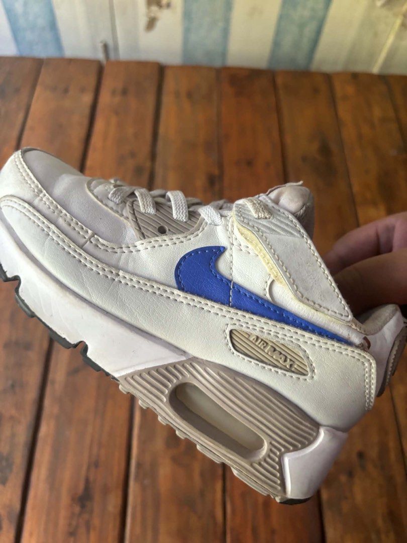 Nike Air Max 90 (Category: Babies & Kids Fashion) located in Taguig. Submitted by dieannerscoffffeeeeee (Listing ID 1468070192, Image 1). Description: .