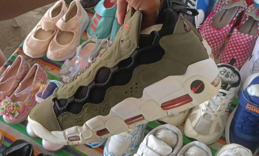 NIKE AIR MORE MONEY (Category: Sneakers) located in Bayugan. Submitted by retroshoesphilippines (Listing ID 1468192406, Image 2). Description: .