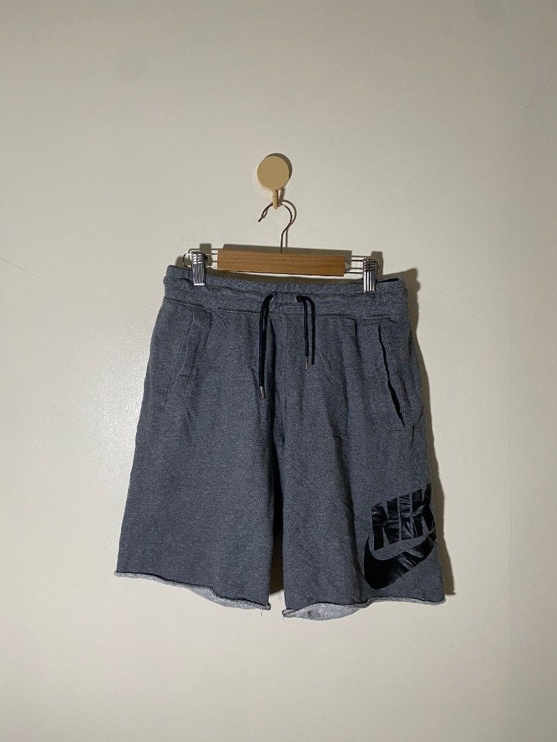 Nike Alumni Short (Category: Activewear) located in Abucay. Submitted by jamesnike21 (Listing ID 1468198895, Image 1). Description: 📌Nike Alumni Short 📌like new condition 📌size small on tag 📌waist 28-32' 📌length 18' 📌Slightly wrinkled due to storage 👍 📌The color of the product may differ from actual color depending on the type, condition of the display, surrounding light and other factors. 👍 📌For negotiations, send offer 👍 Kindly check