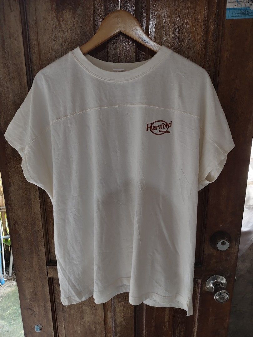 Nike And Hartford Cafe&Dinner Sleeveless Tee (Category: Tshirts & Polo Shirts ) located in Iloilo. Submitted by branded-boy0422_16 (Listing ID 1468104252, Image 1). Description: oversize M W: 26 L: 27 1/2 Excellent to as new no issue / Need washed only.