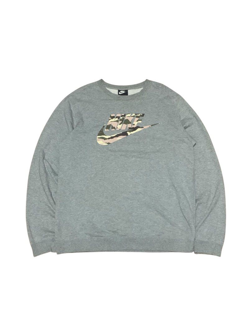 Nike Camouflage (Category: Coats, Jackets and Outerwear) located in Manila. Submitted by lyf_7hrift (Listing ID 1468163309, Image 1). Description: Nike Camouflage Sweater P650 28L 21.5W Dimes 9.5/10 Color Rate Excellent Condition.