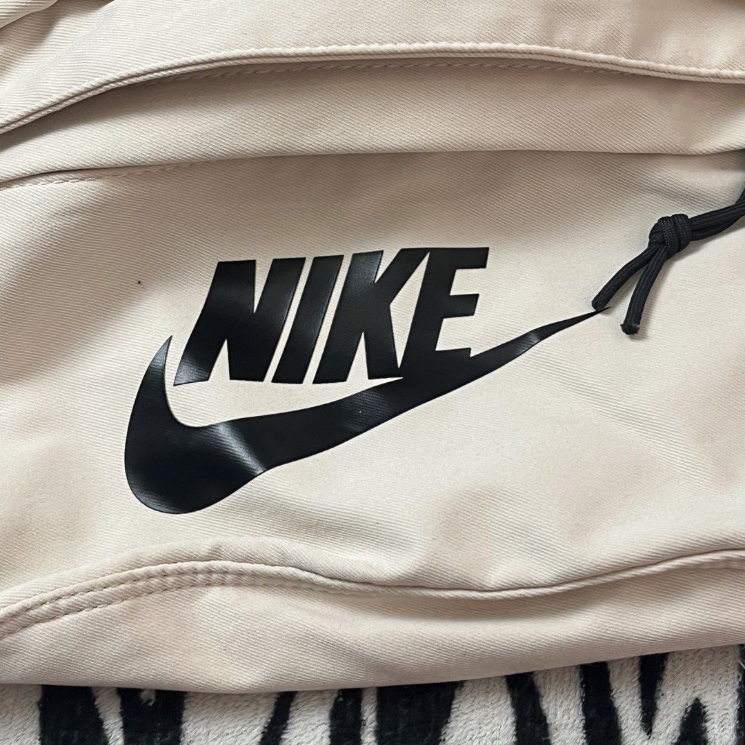Nike cream belt bag (Category: Belt bags, Clutches and Pouches) located in Manila. Submitted by royaldripmanila (Listing ID 1468279779, Image 2). Description: No issue W18 L9.5.
