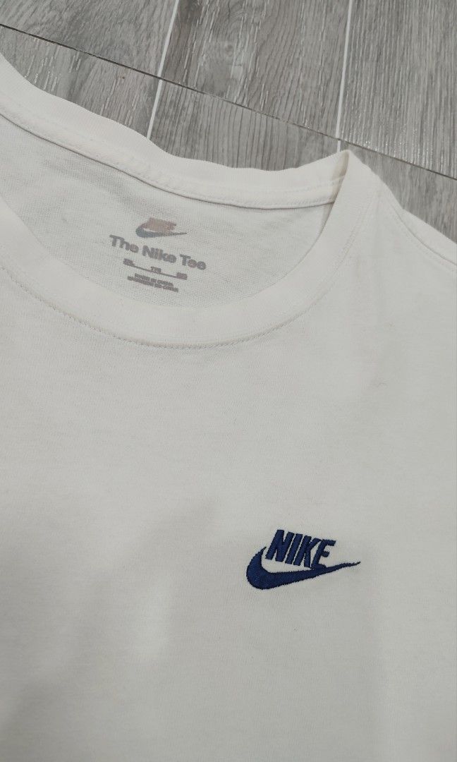 NIKE DEPT. (Category: Tshirts & Polo Shirts ) located in Manila. Submitted by fhilbelensoncuenco09 (Listing ID 1468072521, Image 3). Description: BURBERRY ( XL on tag ) Width: 22 Length: 27 Condition: Excellent Color Rate: 9.6/10 Issue: (Colors may vary due to lighting) Mine: 380.
