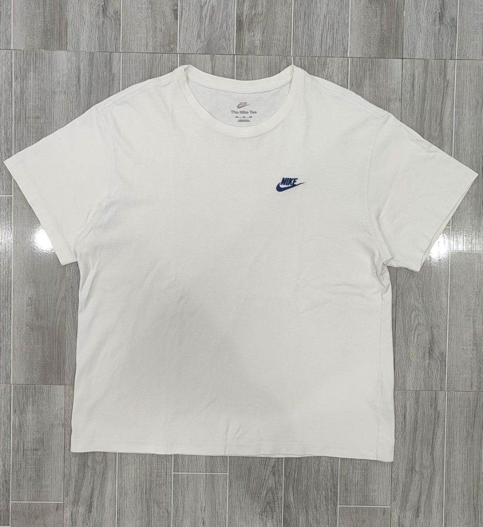 NIKE DEPT. (Category: Tshirts & Polo Shirts ) located in Manila. Submitted by fhilbelensoncuenco09 (Listing ID 1468072521, Image 2). Description: BURBERRY ( XL on tag ) Width: 22 Length: 27 Condition: Excellent Color Rate: 9.6/10 Issue: (Colors may vary due to lighting) Mine: 380.