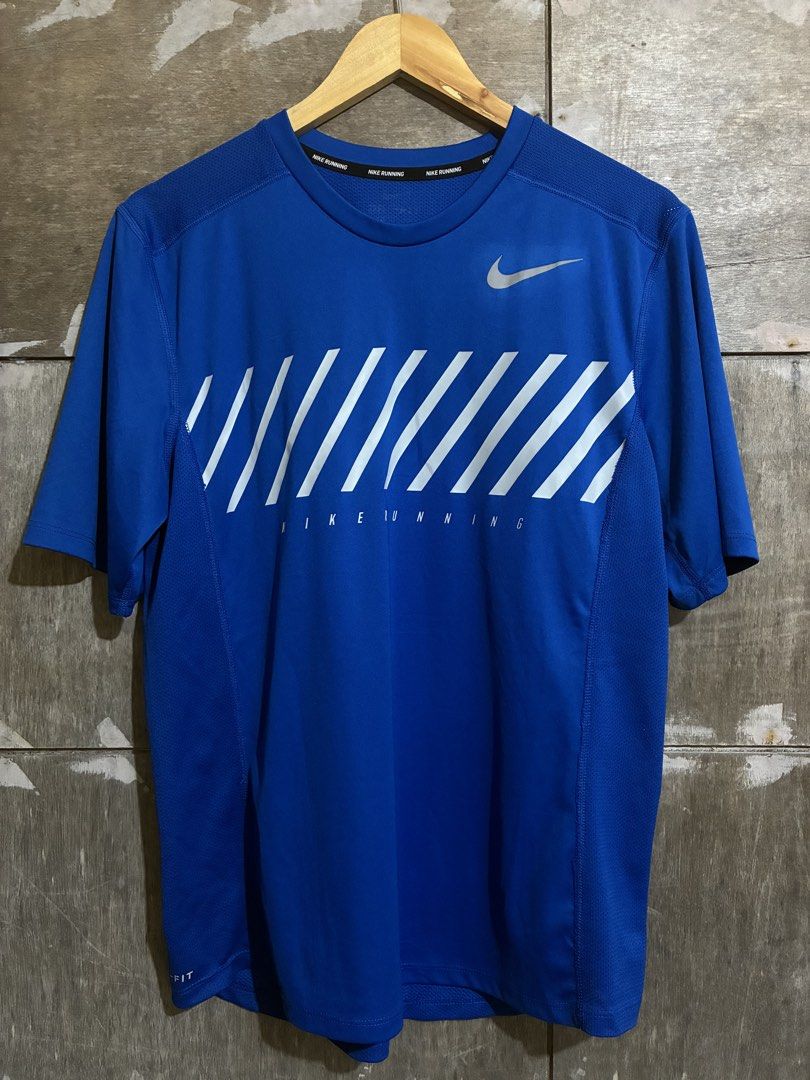 Nike Drifit (Category: Tshirts & Polo Shirts ) located in Allen. Submitted by james100403 (Listing ID 1468121202, Image 1). Description: No issue.