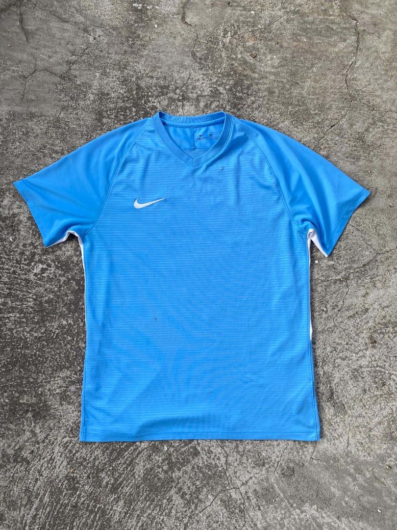 Nike dri-fit (Category: Activewear) located in General Mariano Alvarez. Submitted by awiiin1 (Listing ID 1468146771, Image 2). Description: pwede pang jogging pwede rin pang laro.