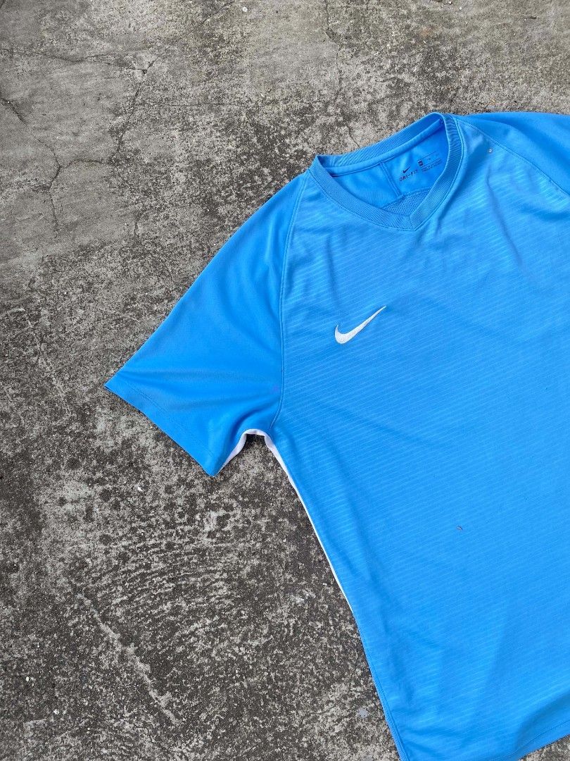 Nike dri-fit (Category: Activewear) located in General Mariano Alvarez. Submitted by awiiin1 (Listing ID 1468146771, Image 3). Description: pwede pang jogging pwede rin pang laro.