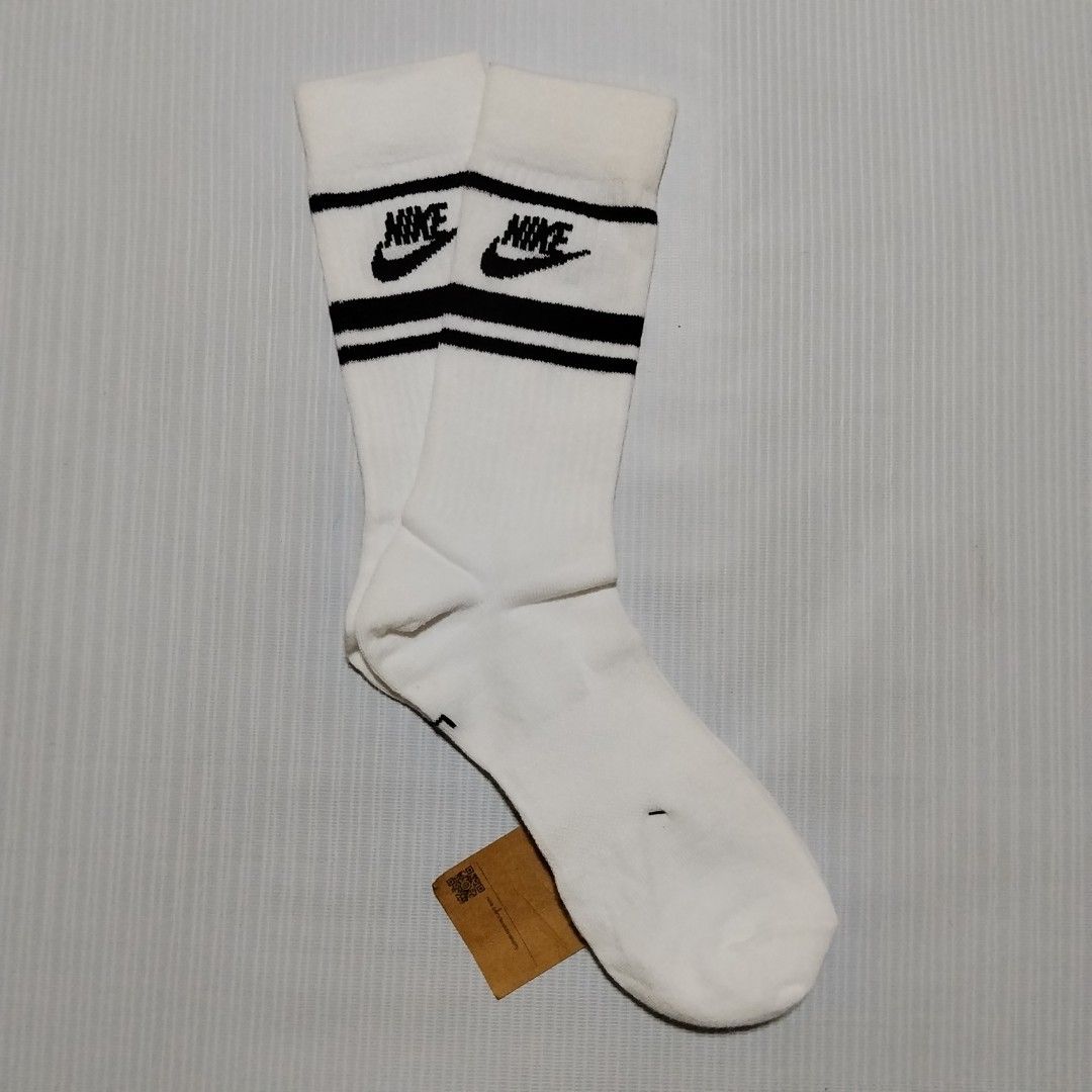 NIKE (DRIFIT ESSENTIAL SOCKS) (Category: Activewear) located in La Carlota. Submitted by sports_couture_ph (Listing ID 1468175439, Image 2). Description: NIKE (DRIFIT ESSENTIAL SOCKS) RATE BRAND NEW/ EXCELLENT CONDITION SIZE LARGE ADULT PRICE 299 ADD SHIPPING FEE DM TO PURCHASE.