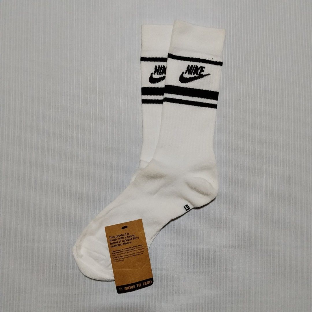 NIKE (DRIFIT ESSENTIAL SOCKS) (Category: Activewear) located in La Carlota. Submitted by sports_couture_ph (Listing ID 1468175439, Image 1). Description: NIKE (DRIFIT ESSENTIAL SOCKS) RATE BRAND NEW/ EXCELLENT CONDITION SIZE LARGE ADULT PRICE 299 ADD SHIPPING FEE DM TO PURCHASE.