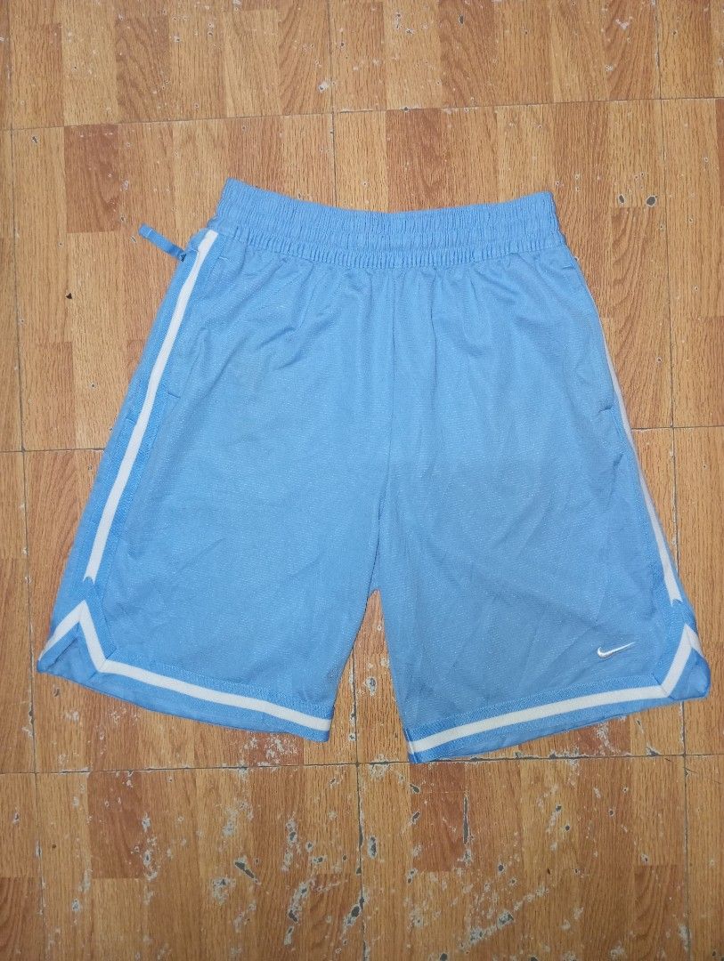 NIKE DRI-FIT SHORT (Category: Shorts) located in Sibalom. Submitted by jm.thrift07 (Listing ID 1468064402, Image 2). Description: EXCELLENT CONDITION 💯 SIZE:XL DIMES:26-30×19 ISSUE: PINHOLE & LINTS.