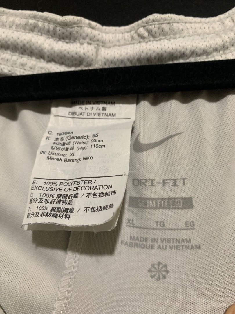 Nike Dri-Fit Shorts (White) (Category: Shorts) located in Taguig. Submitted by reused.unused (Listing ID 1468194648, Image 3). Description: Nike Dri-Fit Shorts (White) Embroidered Swoosh (Black) XL on tag 34in to 42in width (waist) 18in length (waist to hem) 14in width (leg opening) Issue/s: signs of usage -refer to photos for actual condition -refer to close up photo for actual color -pre-loved item so signs of usage is expected -for serious buy