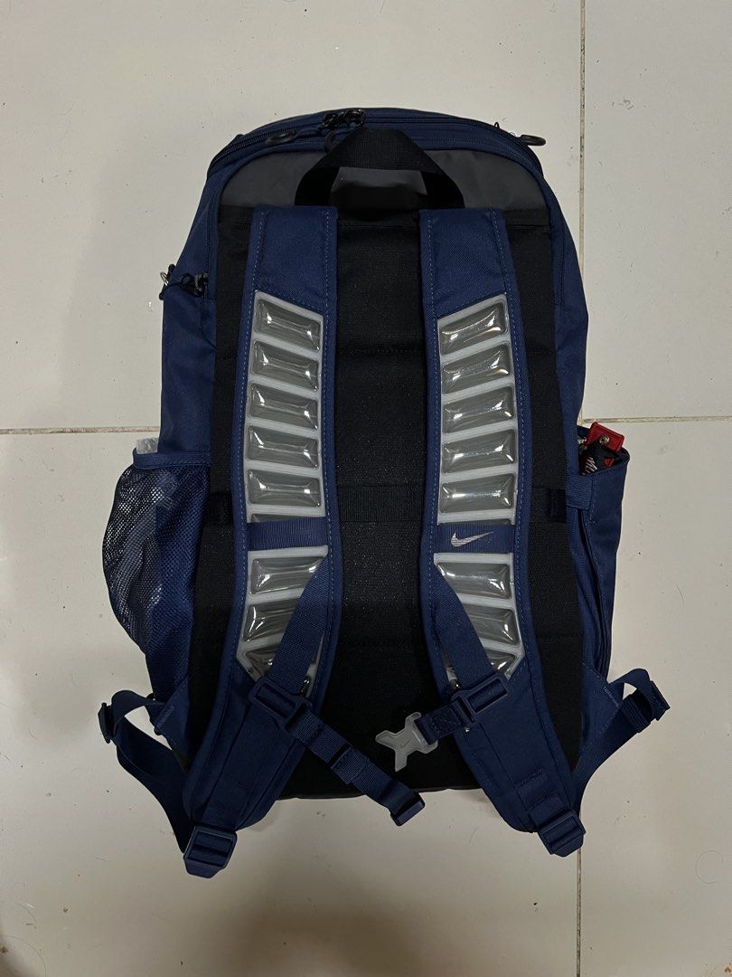 Nike Elite Bag V3 “Midnight Navy” (Category: Backpacks) located in Caloocan City. Submitted by dr3nflipz (Listing ID 1468091565, Image 2). Description: Used a few times, still new condition Bought at SM Grand Central 100% Authentic RFS: Not needed anymore North Caloocan location.