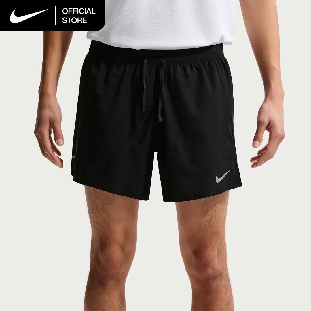 Nike Men’s 2 in 1 running Shorts Medium (Category: Activewear) located in Manila. Submitted by angelolea47515 (Listing ID 1468235685, Image 1). Description: 5” running shorts / 2 in 1 shorts with tights Used once but prefer longer. Like new Meetup/pickup from BGC/Mandaluyong/Fairview QC .