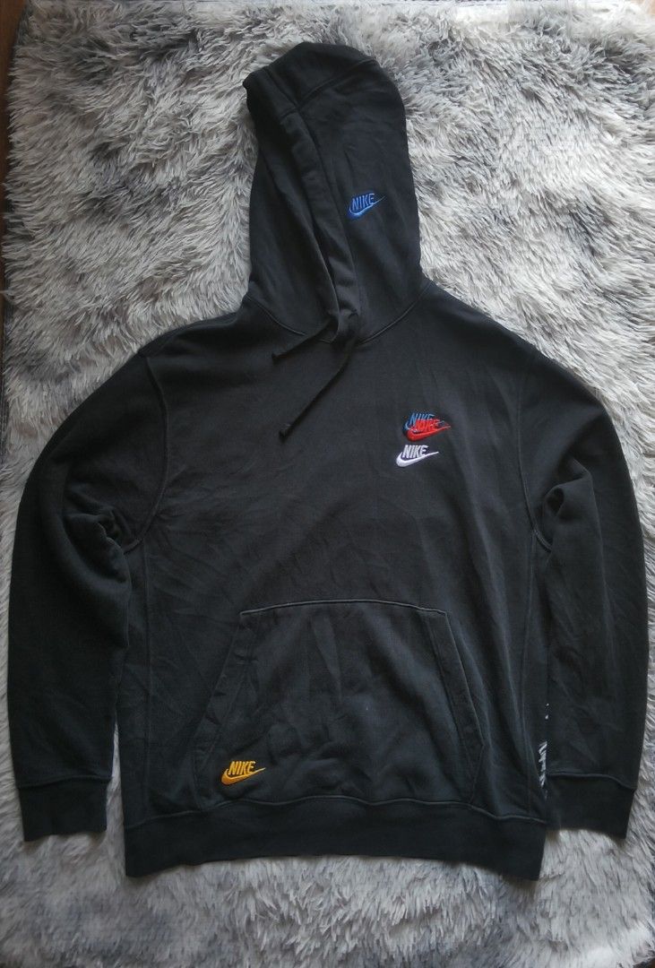 Nike multiple swoosh (Category: Coats, Jackets and Outerwear) located in General Santos City (Dadiangas). Submitted by thrift_lab (Listing ID 1468071050, Image 1). Description: excellent condition/as new no issue size-L ship via j&t.