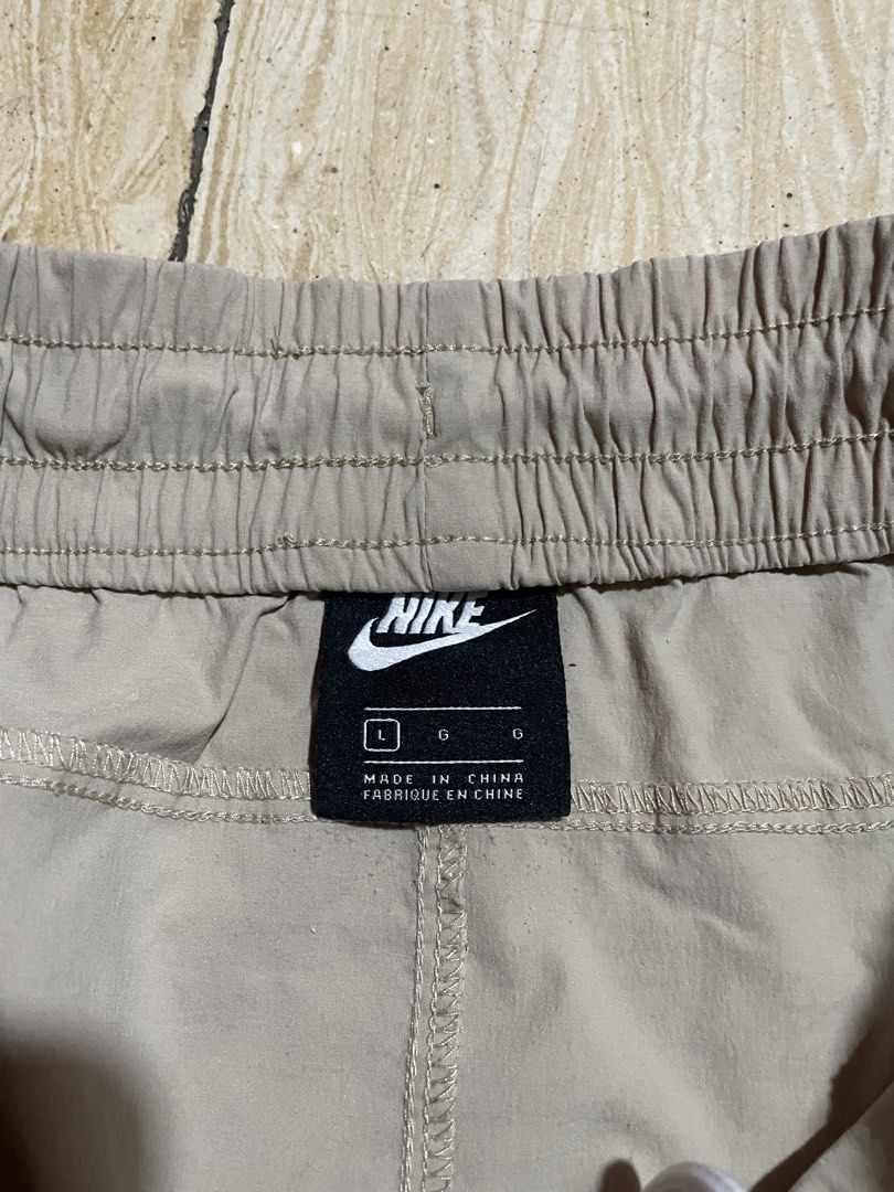 Nike NSW Woven Shorts (Category: Shorts) located in Angeles City. Submitted by wa2si (Listing ID 1468124638, Image 2). Description: Size: Large Excellent condition No flaws.