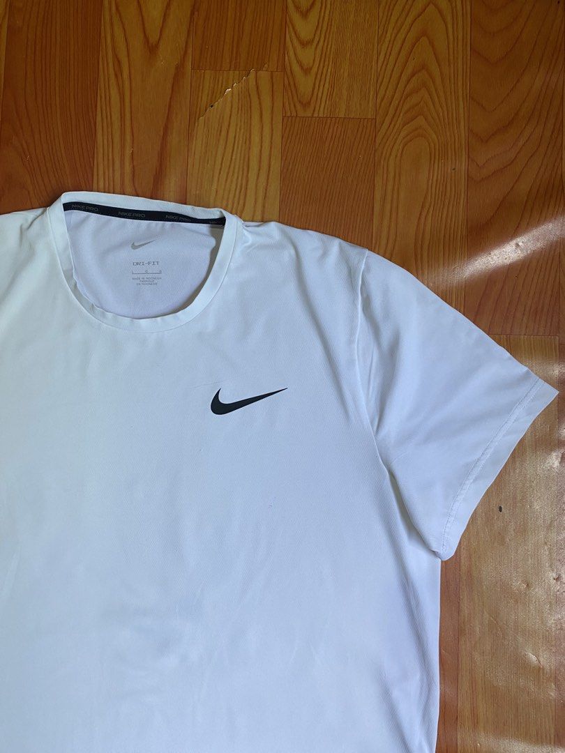 Nike pro shirt drifit (Category: Activewear) located in Cebu City. Submitted by jerianix (Listing ID 1468236544, Image 2). Description: Nike pro drifit shirt Size large W21.5 L27-28 Good condition No issues .