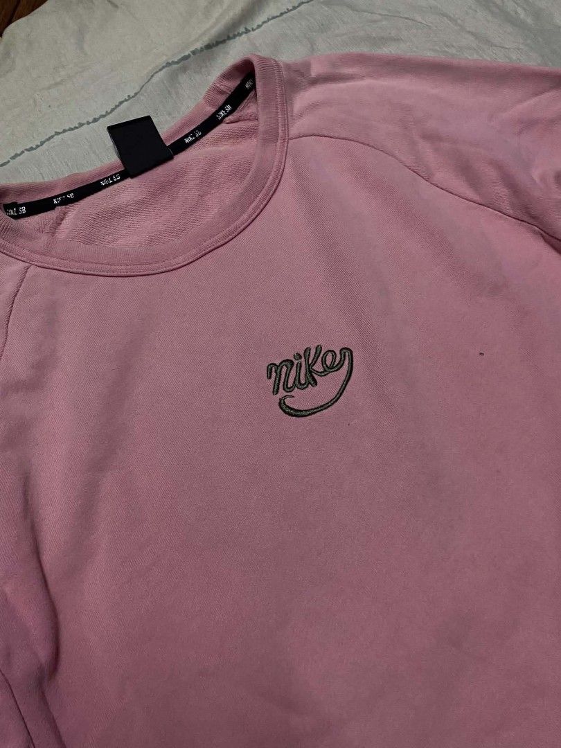 Nike Sb Sweater (Category: Activewear) located in Manila. Submitted by kayzthawan (Listing ID 1468150529, Image 2). Description: ₱350.00 💎 Nike Sb Sweater Size : Large Dimes : 21 x 28 Condition : Excellent Condition : 9.5 Issue : Restitch 2 Pinhole.