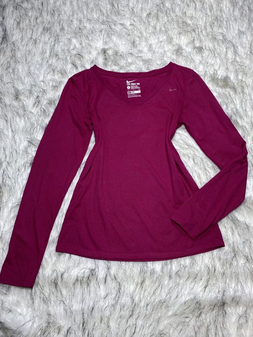 Nike (small) (Category: Longsleeves) located in Manila. Submitted by csjlgen (Listing ID 1468130202, Image 1). Description: .
