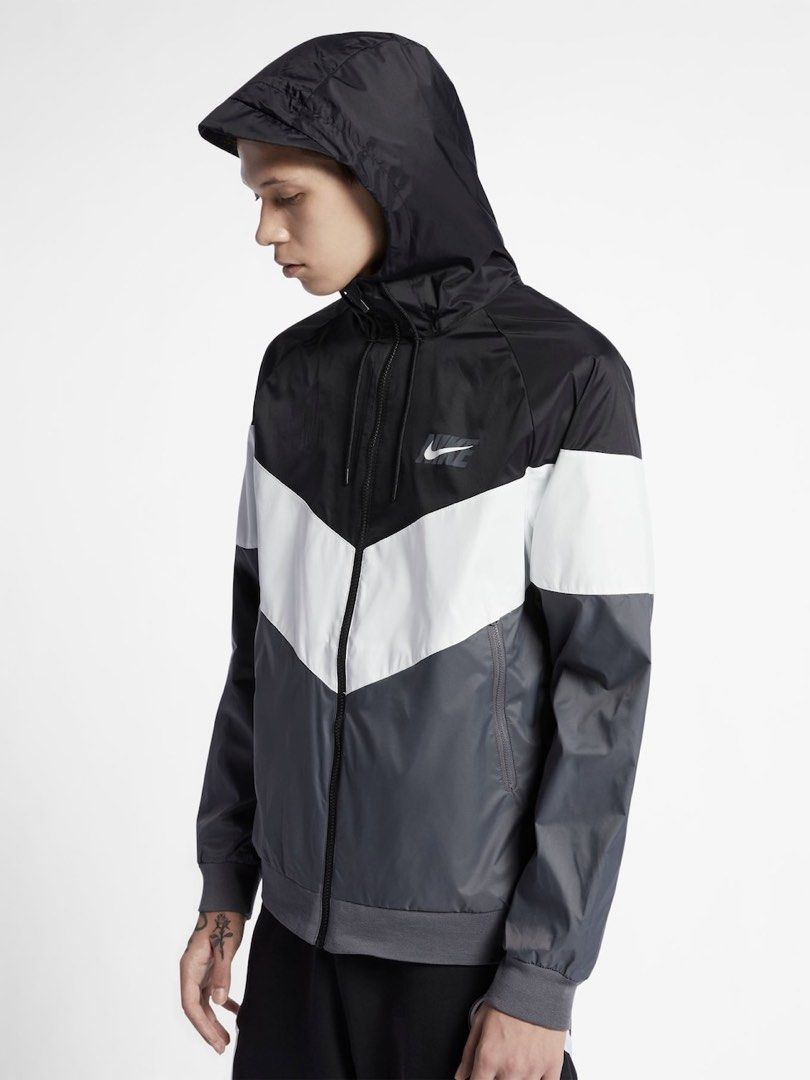 Nike Sportswear Windrunner Jacket (Category: Coats, Jackets and Outerwear) located in Cebu City. Submitted by jlturno1999 (Listing ID 1468192586, Image 1). Description: Nike Sportswear Windrunner Jacket Good as new condition 23x27 dimensions 9.9/10 color rate Legit/authentic No issue.