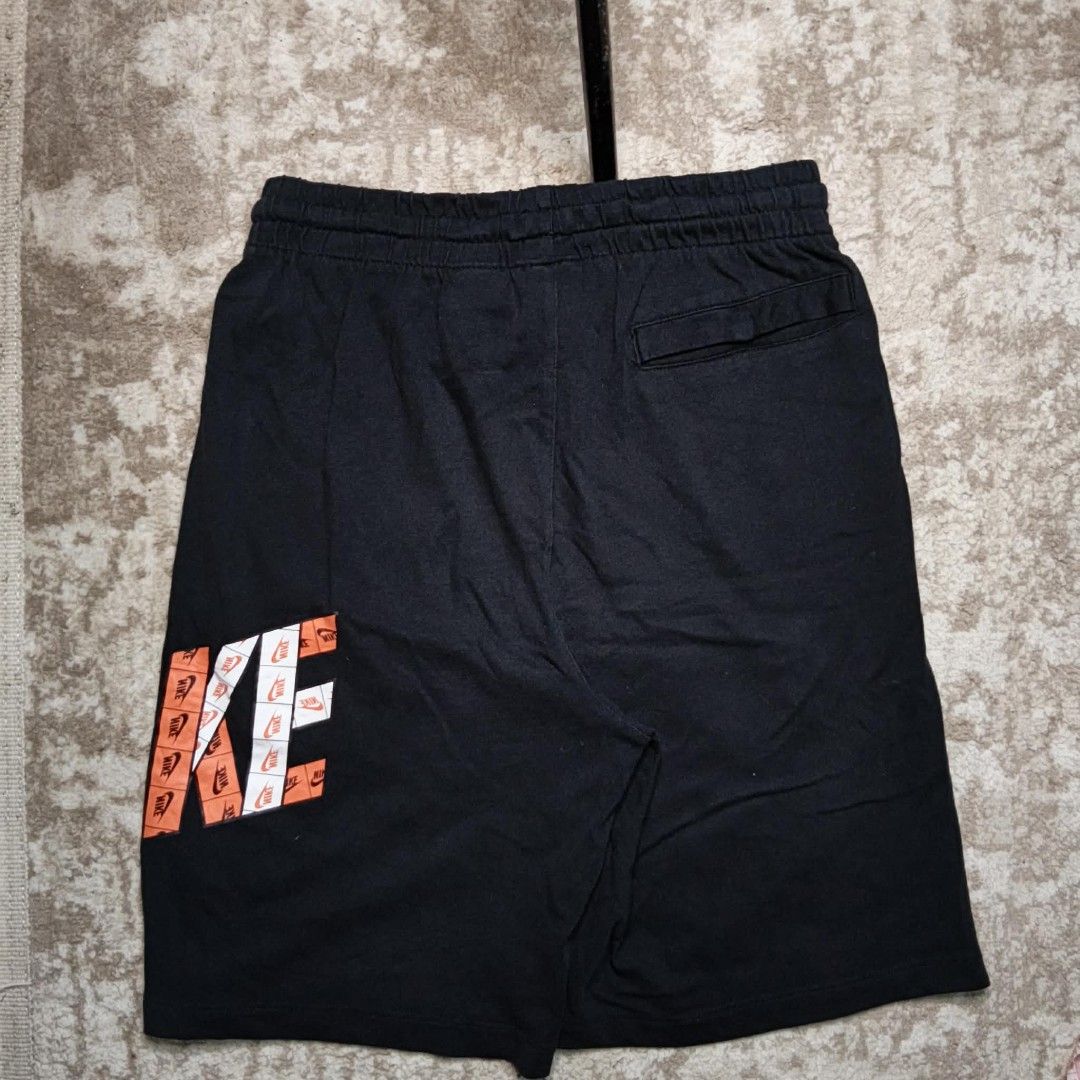 Nike Sweat Shorts Black Size L (Category: Shorts) located in Llanera. Submitted by baka_thriftmo (Listing ID 1468222899, Image 3). Description: Excellent Condition 👍🏻 No issue Color Rate 9 Details asa picture Mode of payment Gcash Courier J&T +Shipping fee 📌 **PLEASE READ BEFORE BUYING!** 🛍️ ✨ **MANAGE YOUR EXPECTATIONS** ✨ • Please remember that the items we sell are **THRIFTED / PRELOVED**. • Items may have minor flaws, signs of use, or imp