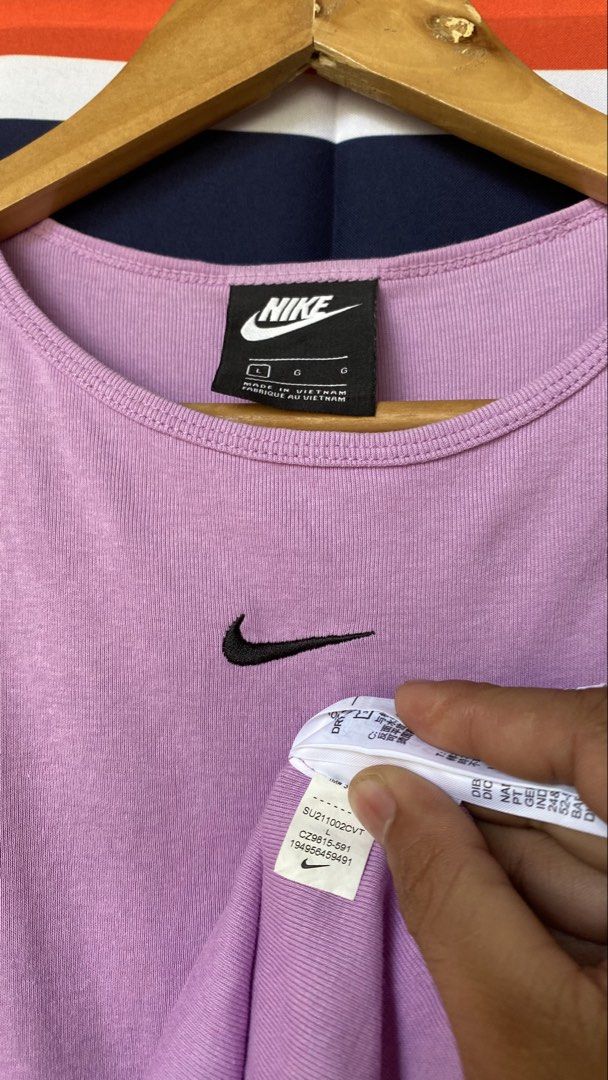 Nike Tank RIB (Category: Activewear) located in Balete. Submitted by shimien02 (Listing ID 1468075413, Image 2). Description: Excellent condition color rate 9.8 Medium-Large.