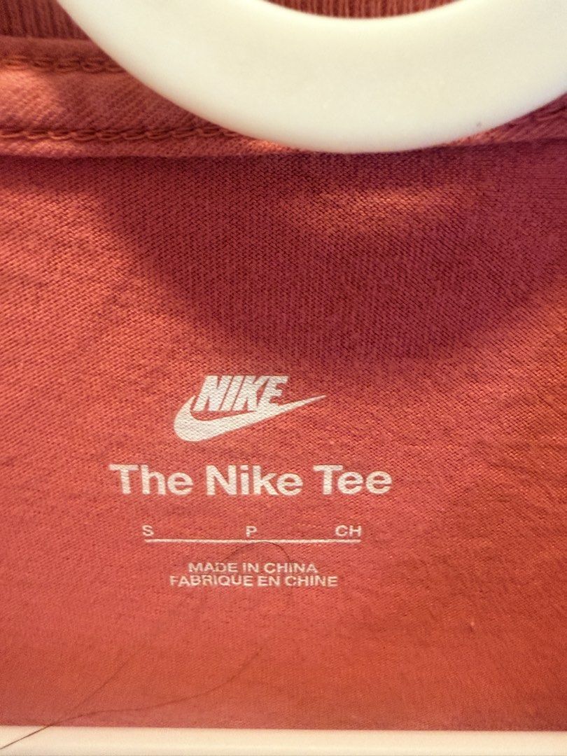 Nike tank top (Category: Activewear) located in Quezon City. Submitted by destashingmycloset (Listing ID 1468125539, Image 2). Description: .