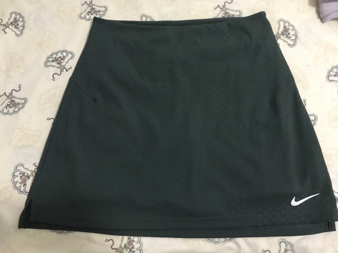 Nike Tennis Skirt (Category: Activewear) located in Manila. Submitted by freshlemon58885 (Listing ID 1468094618, Image 1). Description: With Inner Cycling 2side Pockets Med on tag Length-18.5 Inch Width-15.5 inch .