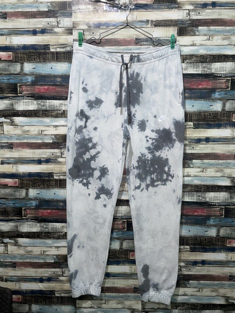 Nike Tie-Dye Joggers Sweatpants 34 (Category: Joggers) located in Cagayan de Oro. Submitted by bikermike7 (Listing ID 1468168624, Image 1). Description: NIKE JOGGER PANTS Size 34 Length 42 inches Hem 5.5 inches Like New‼️.