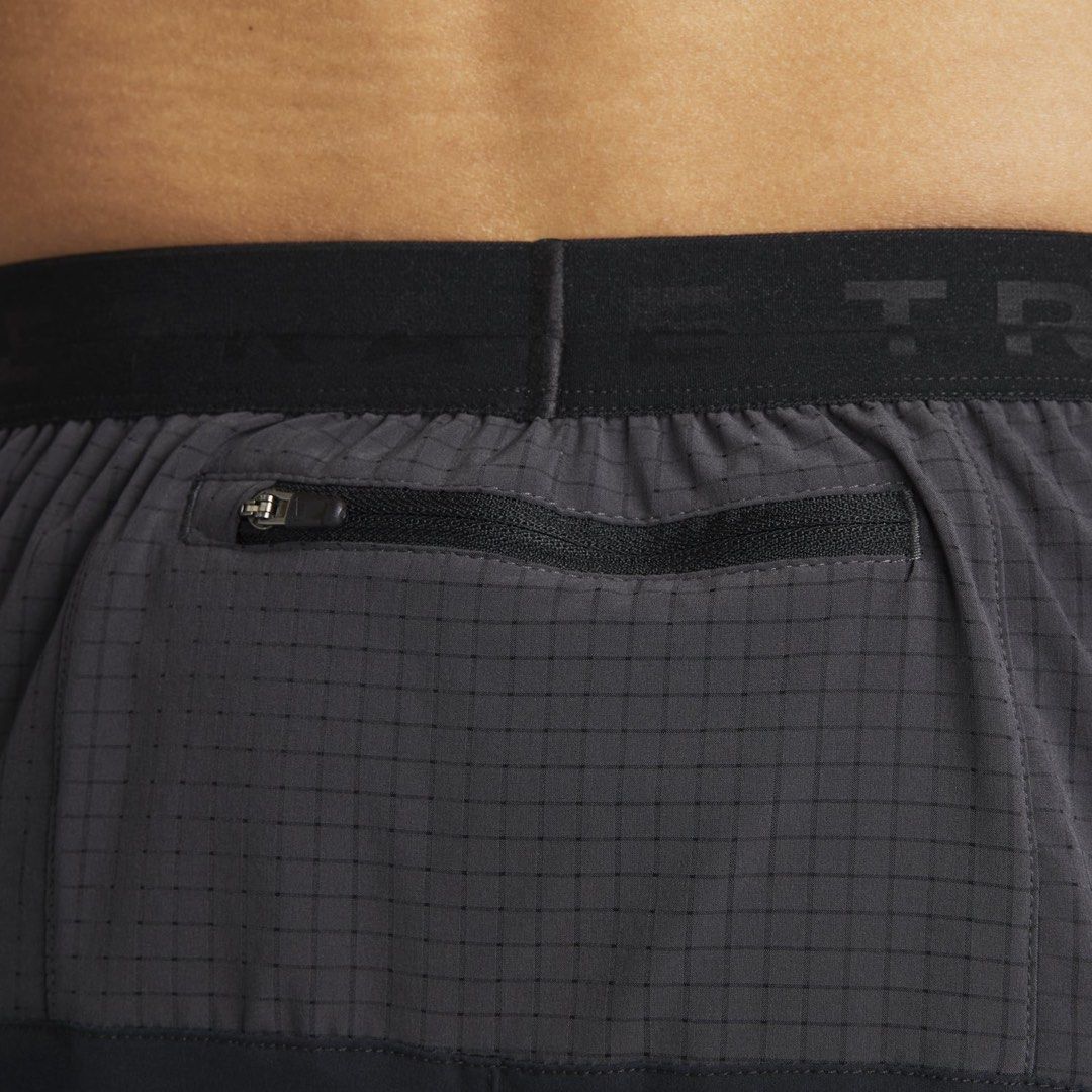 Nike Trail Running Shorts Black (Category: Shorts) located in Davao. Submitted by eyedea300064714 (Listing ID 1468106000, Image 3). Description: -Nike Trail Excellent Condition Size M on tag Waist: 26-32 Length: 14 Issue: Reflective logo lang di ganun ka as new (Check last pic, very minimal lang) Mine 1,450.