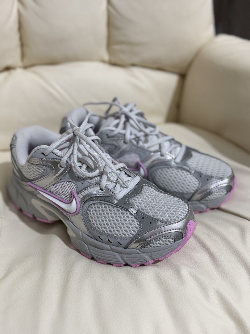Nike V5 rnr Metallic Silver Pink (Category: Sneakers) located in Manila. Submitted by anning03 (Listing ID 1468136640, Image 1). Description: - Colorway: Metallic Silver and Pink - Inclusions: Original box included - Features: Breathable mesh upper, synthetic leather overlays, and comfortable cushioned sole - Style Tip: Great rotation piece for daily streetwear or gym sessions.