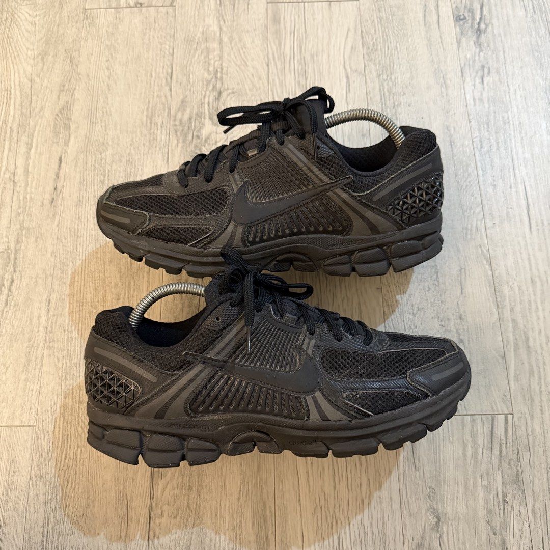 Nike Vomero 5 (Category: Sneakers) located in Manila. Submitted by wornagainstudios2 (Listing ID 1468234085, Image 1). Description: .