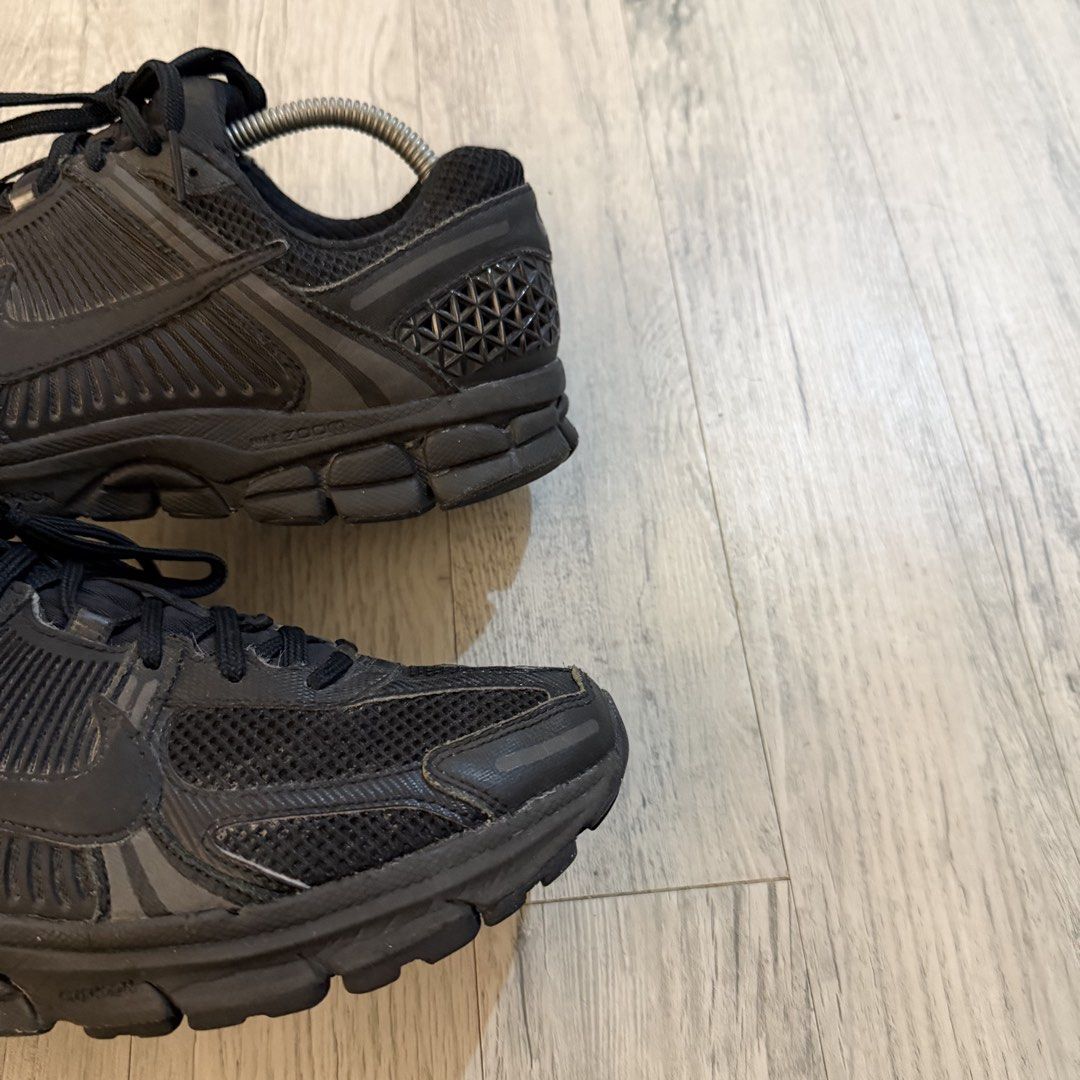 Nike Vomero 5 (Category: Sneakers) located in Manila. Submitted by wornagainstudios2 (Listing ID 1468234085, Image 3). Description: .