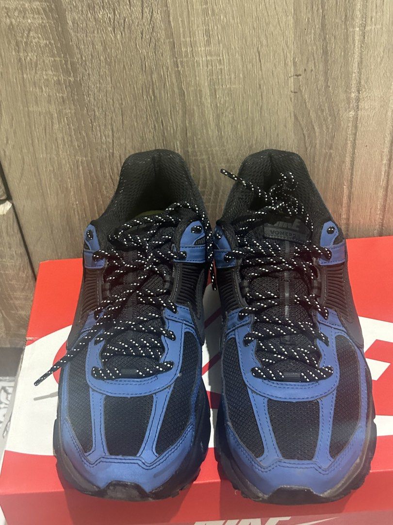 Nike Zoom Vomero 5 SE (Category: Casual Shoes) located in Pasig City. Submitted by ckmerchant2026 (Listing ID 1468187079, Image 2). Description: Worn only twice 8.5 M Rfs: need funds.