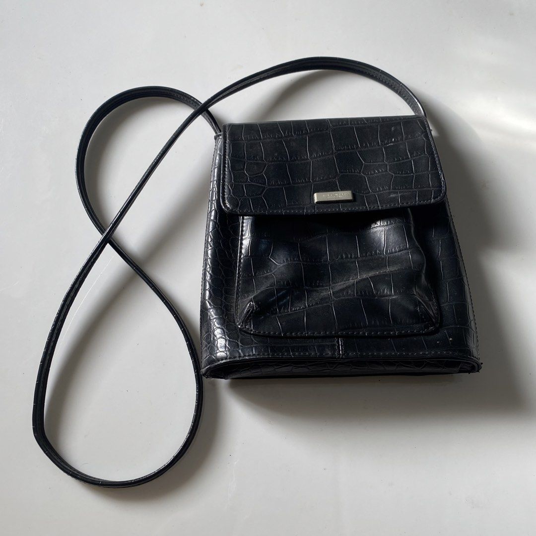 nine west sling bag (Category: Cross-body Bags) located in Manila. Submitted by thriftlangs_ig (Listing ID 1468184136, Image 1). Description: need wash sa loob lang and yung magnet, yung mismong brand medyo iba na kulay hindi na ganon katingkad….