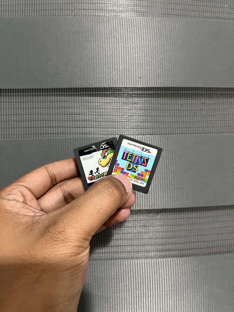 Nintendo ds lite (Category: Nintendo) located in Quezon City. Submitted by all_about_retro (Listing ID 1468205901, Image 2). Description: Nintendo ds lite Tested Good buttons Good lcd Good battery Good touch Unit & 2 cartridges No issue Pickup.