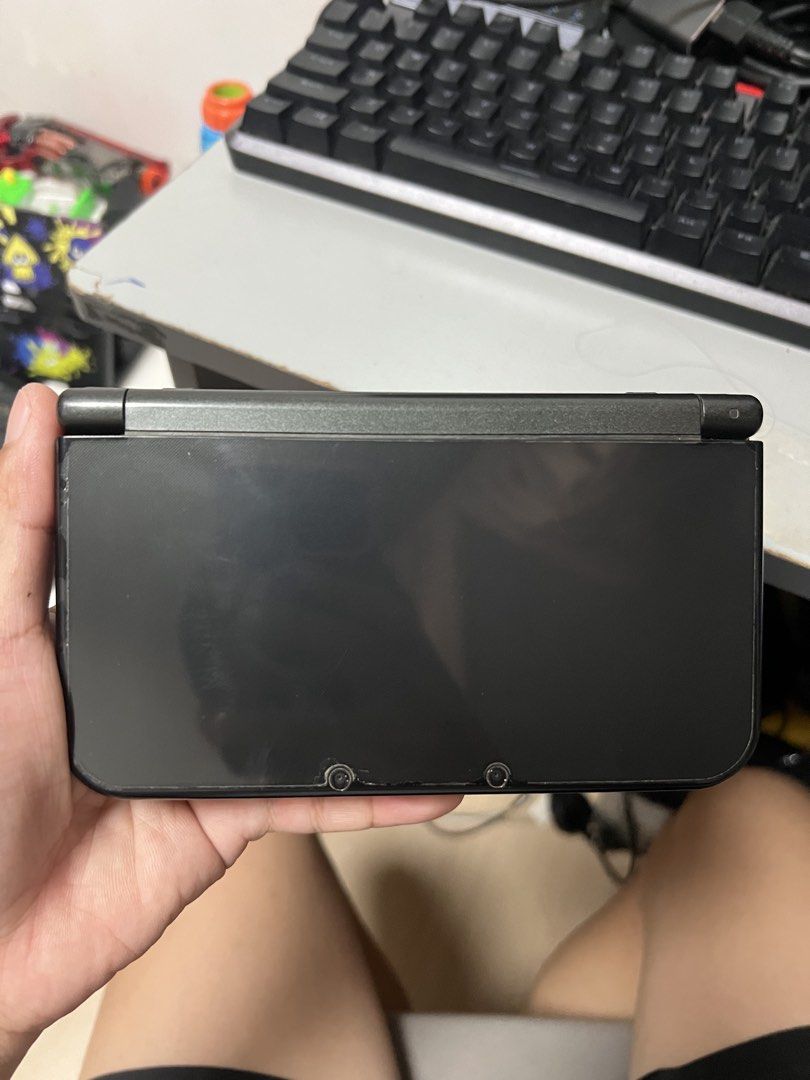 Nintendo New 3DS XL ips top screen (Category: Nintendo) located in Makati City. Submitted by christian.19 (Listing ID 1468131658, Image 2). Description: New 3ds xl black Ips top screen No issue Sign of usage but all buttons working Screen guard top and bottom installed With 64gb sd card Stylus Charger Brandnew crystal case Price 13k negotiable konti Ips top screen na yan rare po .
