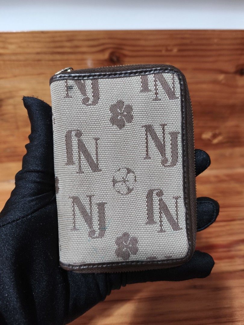 NJ card wallet riri zip (Category: Wallets & Card holders) located in Baguio. Submitted by queenlyne_vintage_rare_finds (Listing ID 1468104842, Image 1). Description: .