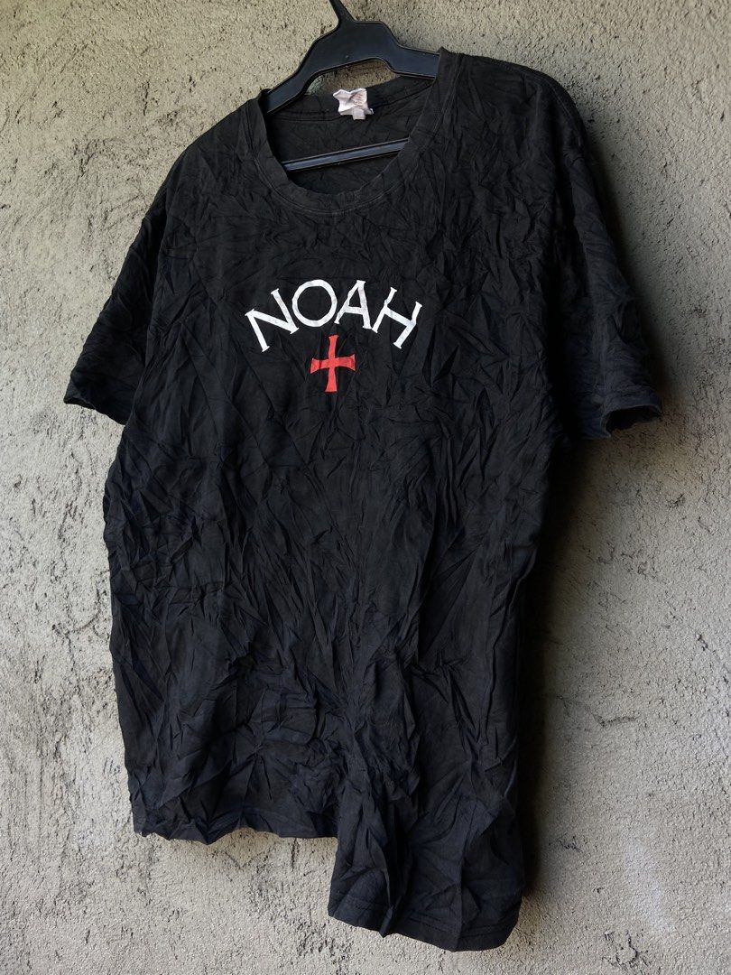 Noah NYC CORE LOGO TEE (Category: Tshirts & Polo Shirts ) located in Cavite. Submitted by abasolo_jv (Listing ID 1468134287, Image 2). Description: Good Condition 9.8/10 Color Rate no issues no pin hole xl on tag 22x27 Dimes fresh from bale try to offer .