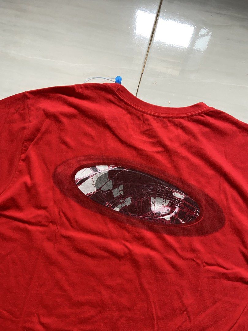 Oakley chest logo with big Logo (Category: Tshirts & Polo Shirts ) located in Cotabato. Submitted by haikal.kasim (Listing ID 1468086767, Image 1). Description: Oakley Size: Large Dimes: 20.5*29.5 Excellent Condition Almost bnew Flawless No issue .