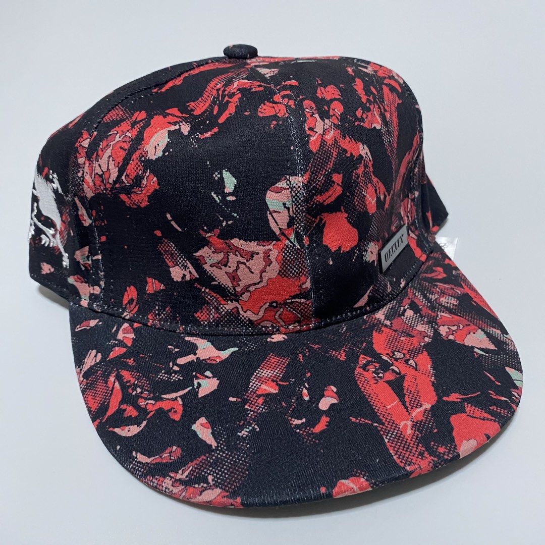 oakley mosaic cap (Category: Caps & Hats) located in Quezon City. Submitted by hatlocker (Listing ID 1468093223, Image 1). Description: ₱1,500 + sf dm.