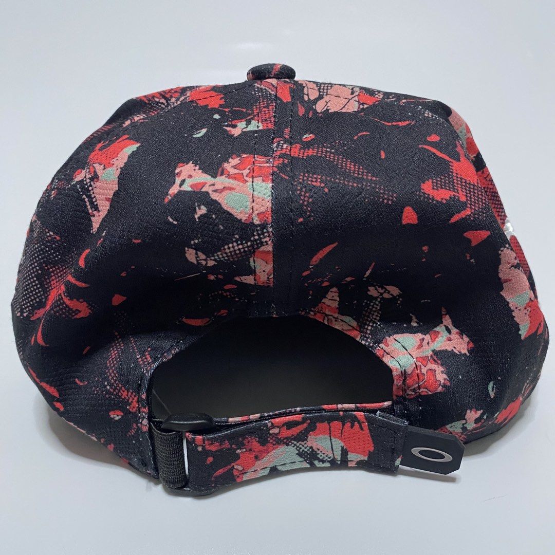 oakley mosaic cap (Category: Caps & Hats) located in Quezon City. Submitted by hatlocker (Listing ID 1468093223, Image 3). Description: ₱1,500 + sf dm.