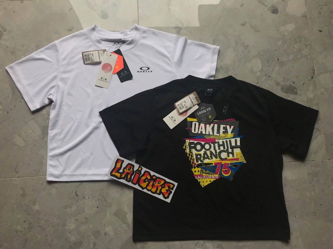 Oakley Shirts (Category: Activewear) located in Manila. Submitted by lc1993 (Listing ID 1468079328, Image 1). Description: WTS Bnew Oakl** Shirts Sa mga mahilig sa croptop W-19 L-21 Bought it at Japan 1,300 Each Plus sf.