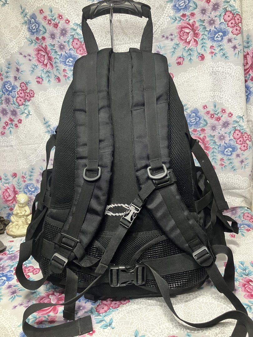 OAKLEY SOFTWARE BLACK TACTICAL TECHWEAR BACKPACK (Category: Backpacks) located in General Mariano Alvarez. Submitted by adonid (Listing ID 1468154907, Image 3). Description: OAKLEY SOFTWARE BLACK TACTICAL TECHWEAR BACKPACK GOOD CONDITION NORMAL SIGN OF USAGE ONLY .